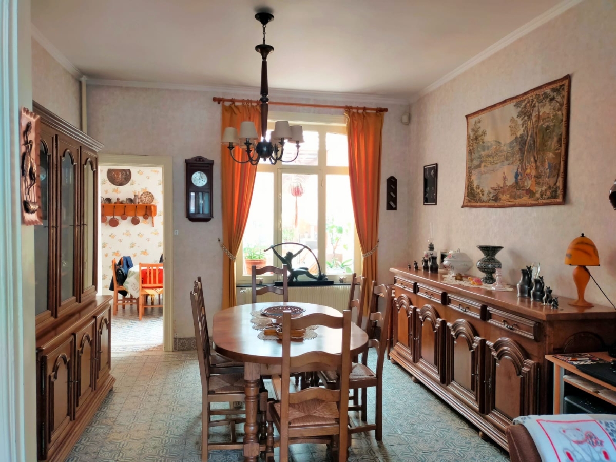 un aperçu de la salle à manger (plus de photos sur demande) 